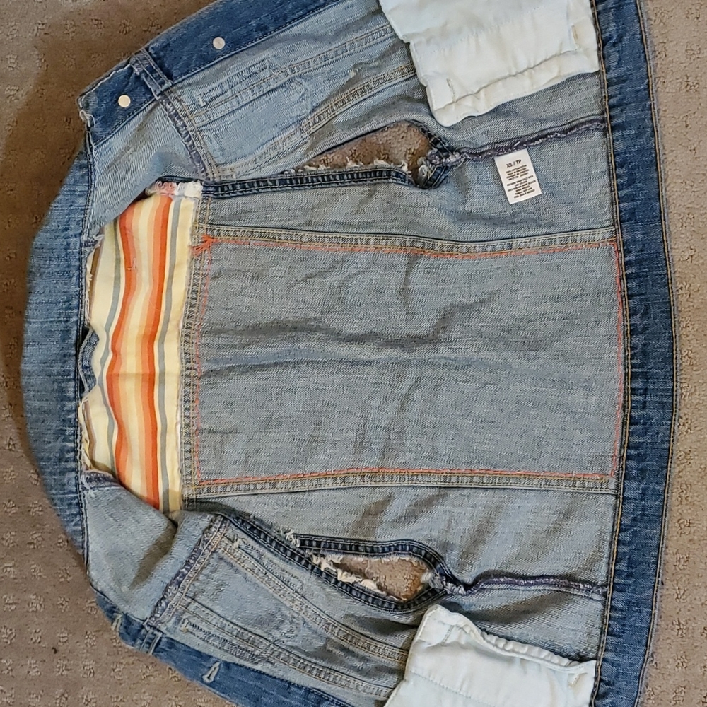 Custom patch denim vest - Picture 6 of 12